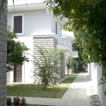 Вилла Bamont Villas *